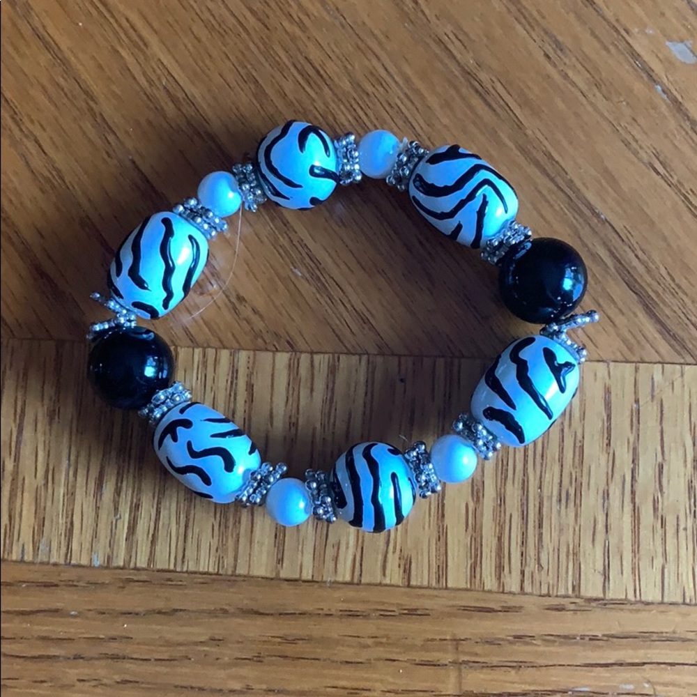 Zebra bead bracelet